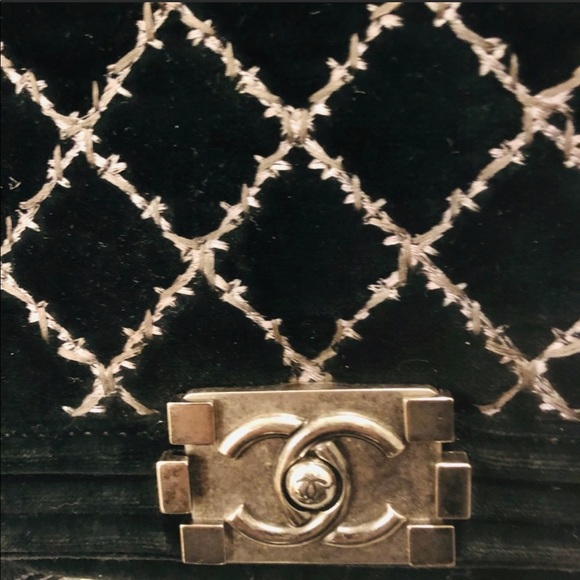 CHANEL Velvet Tweed Quilted Medium Boy - Picture 2 of 5